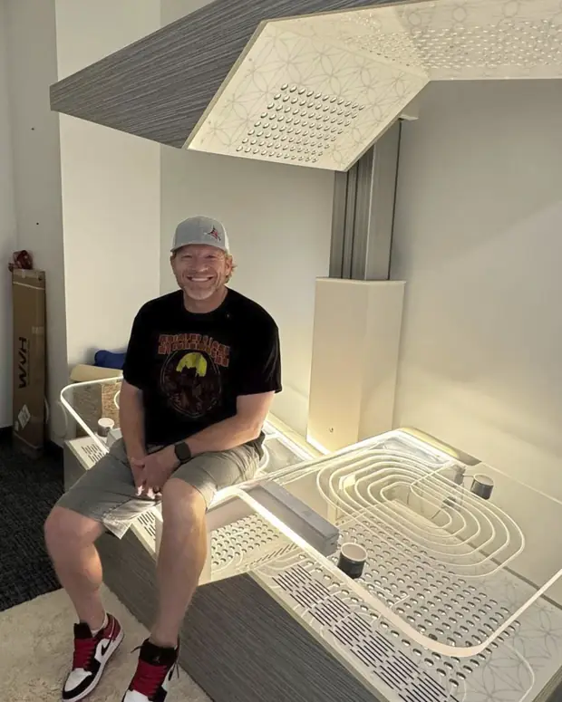 Mark Parrish, former NHL hockey player, with the Ammortal Chamber at Frequency UP
